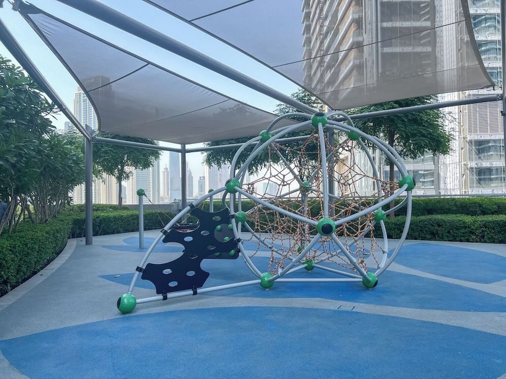Czechin - Address Fountain Views Residencies