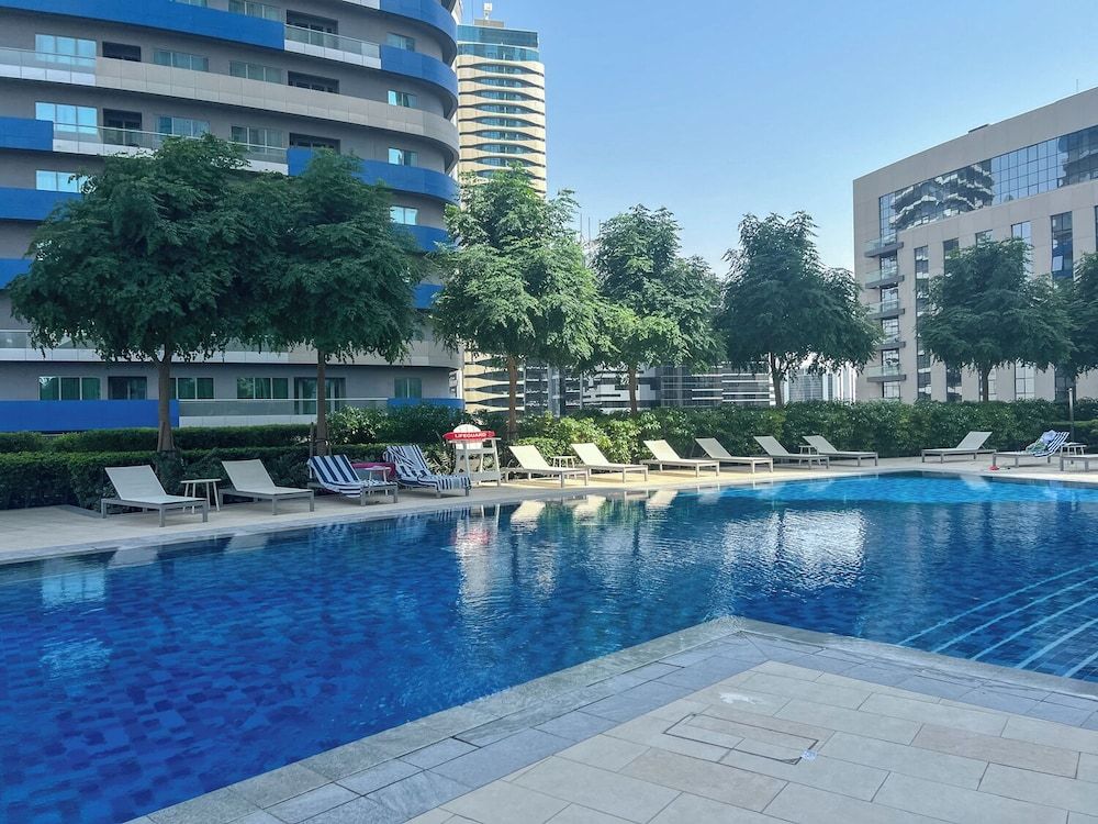 Czechin - Address Fountain Views Residencies