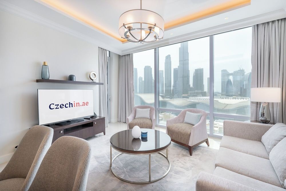 Czechin - Address Fountain Views Residencies