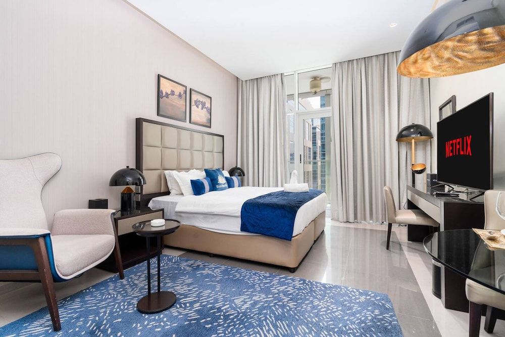Design Studio, 1 King Bed, Balcony, City View