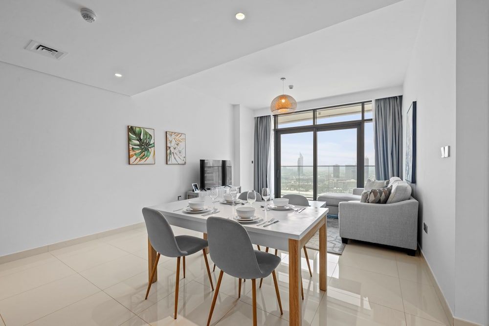 Luxurious 1BR in Beach Vista