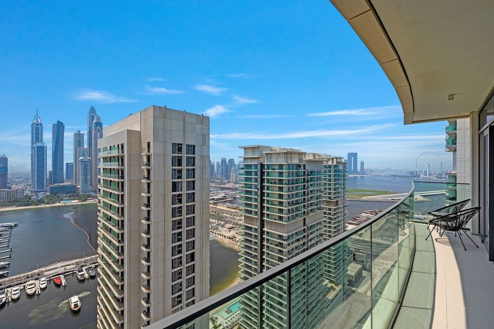 Luxurious 1BR in Beach Vista