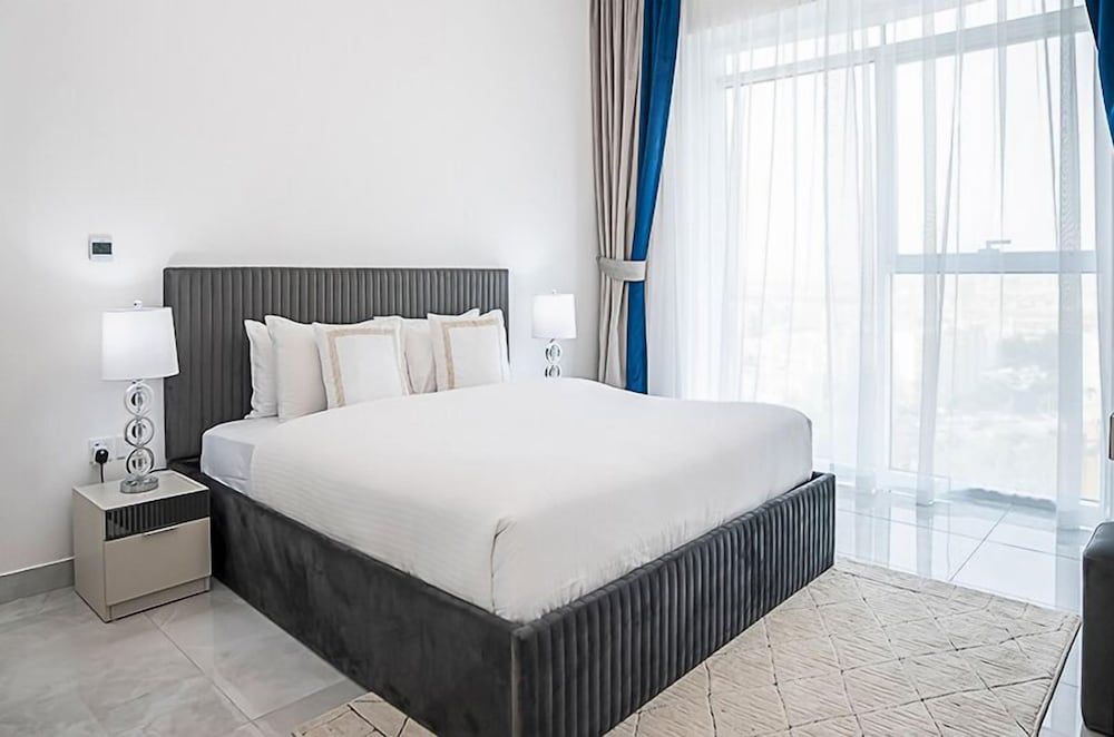 Spacious 1BR Apt in Pearlz by Danube
