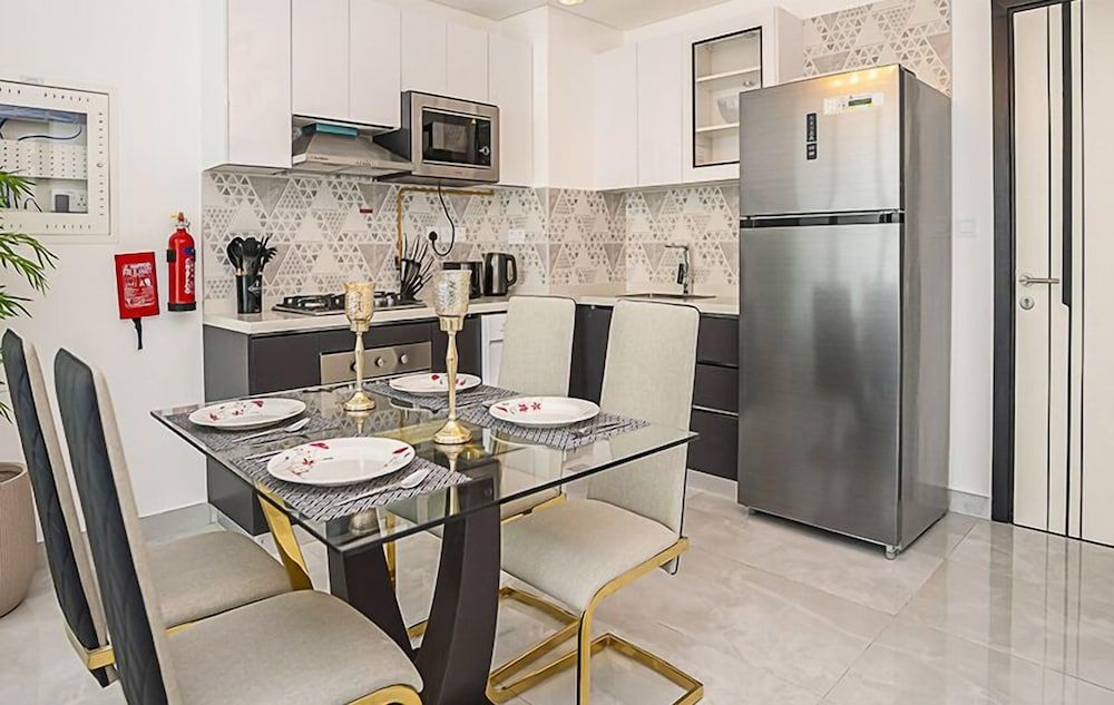Spacious 1BR Apt in Pearlz by Danube