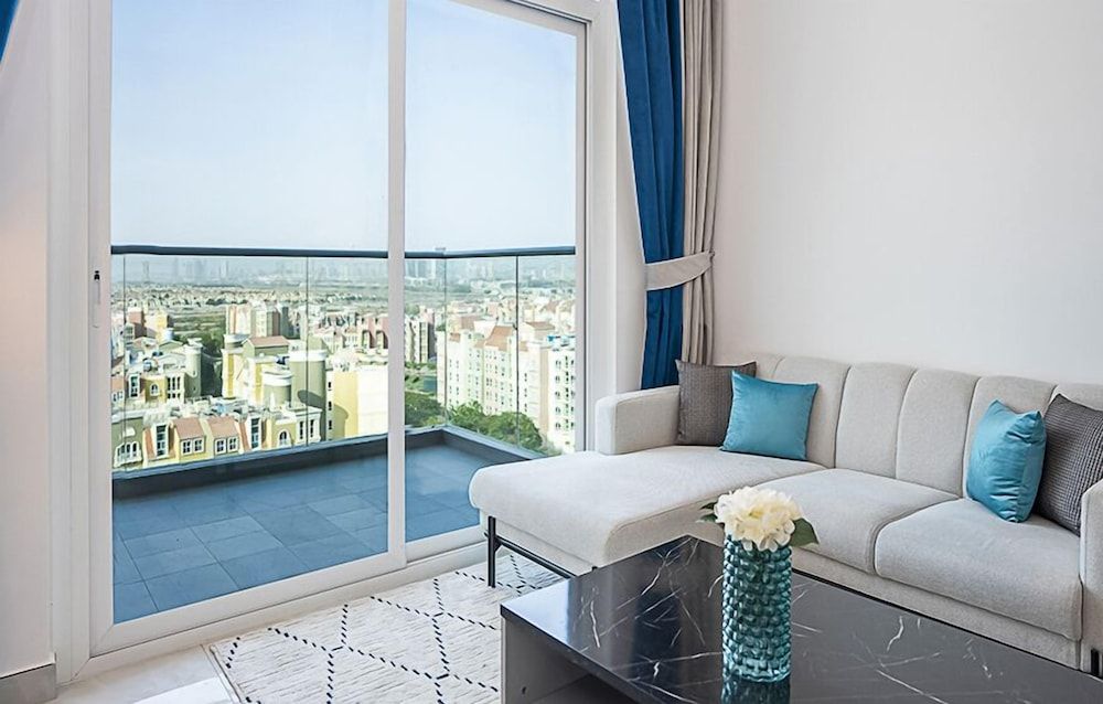 Spacious 1BR Apt in Pearlz by Danube