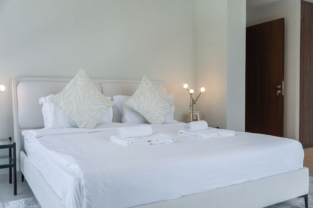 Exclusive Apartment, Balcony, City View