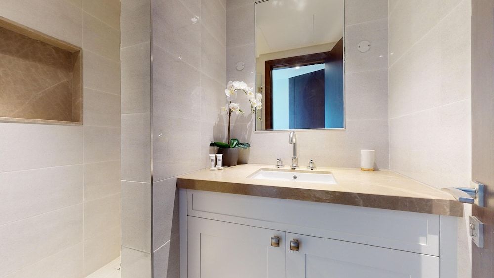 Primestay - 2BR Burj View Opera Grand