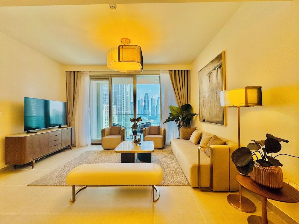 Venduras Luxe 4BR Fountain & Burj View