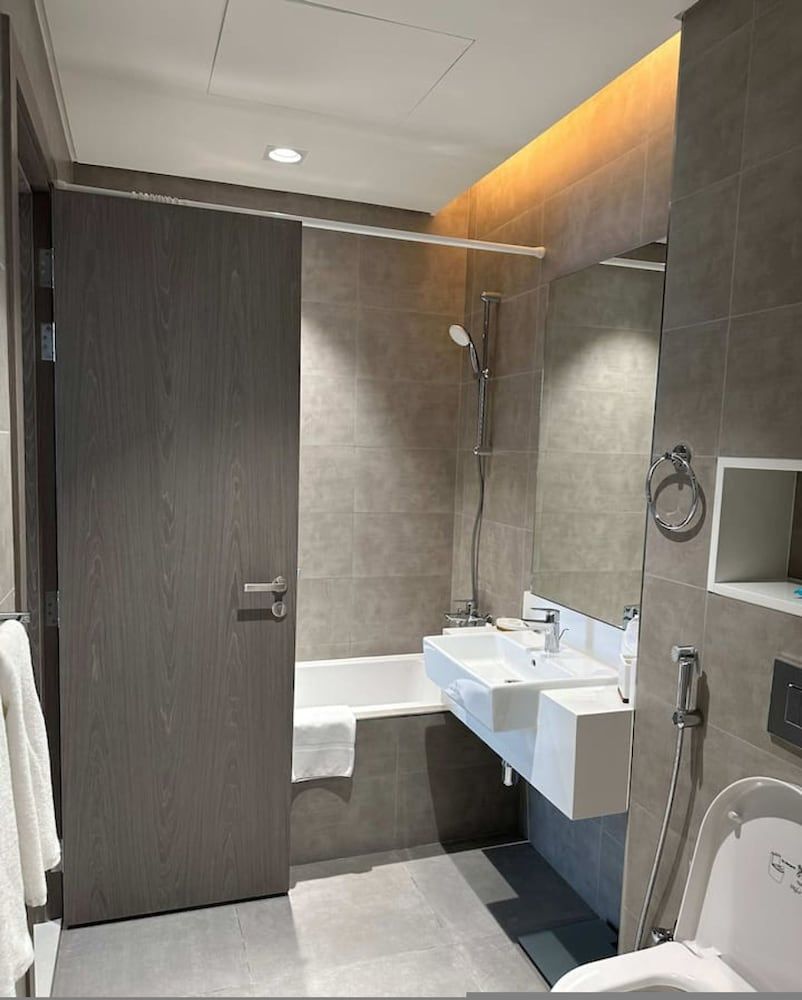 Luxury District One Residences - Elegant 1 Bedroom