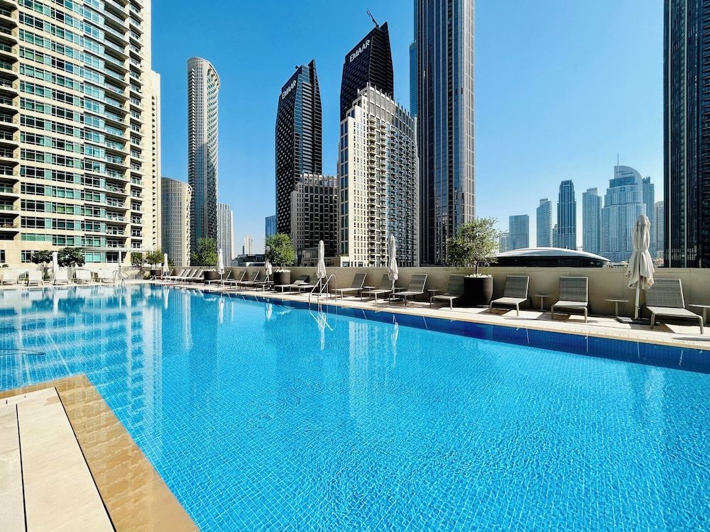 Venduras - Luxe 4BR Opera & Burj Views