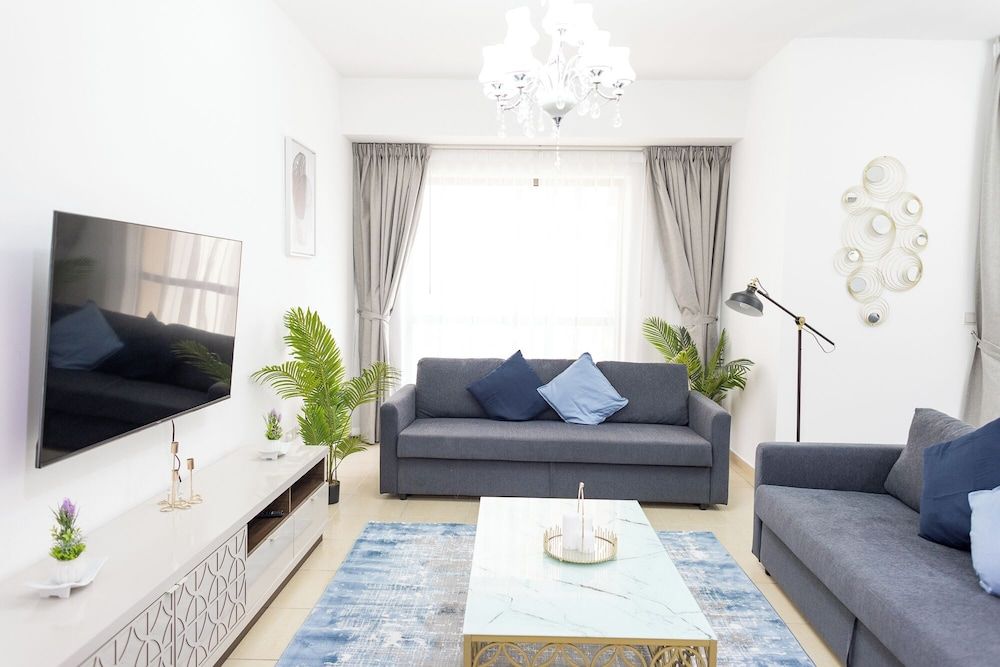HAPPY SEASON I Shams apartment