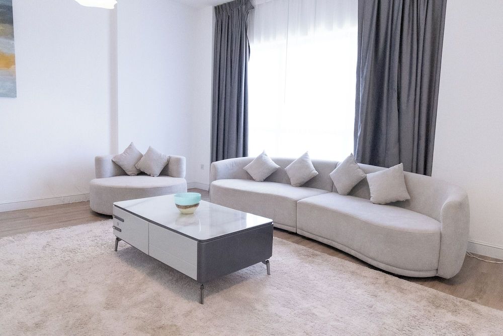 HAPPY SEASON I Shams apartment