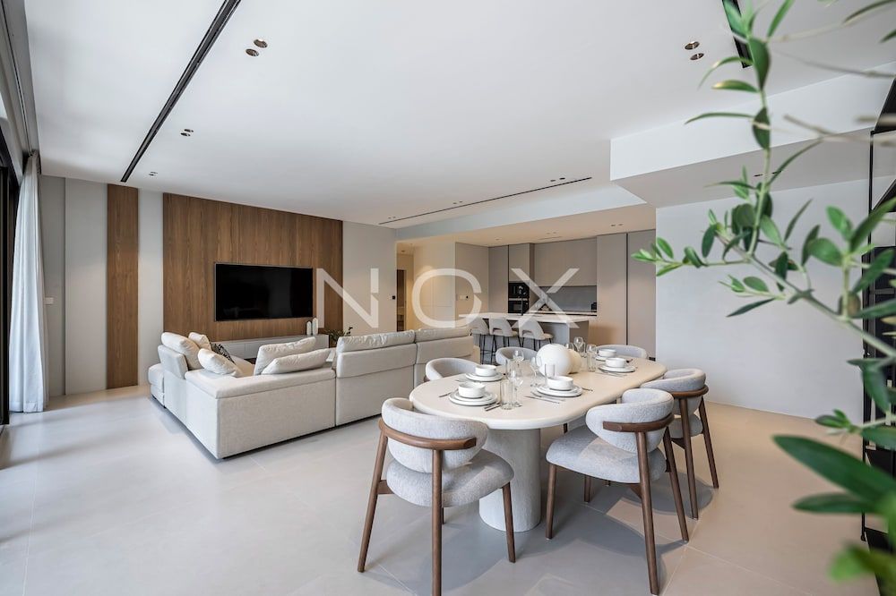 Unwind in Style Grand 2BR Citywalk B12