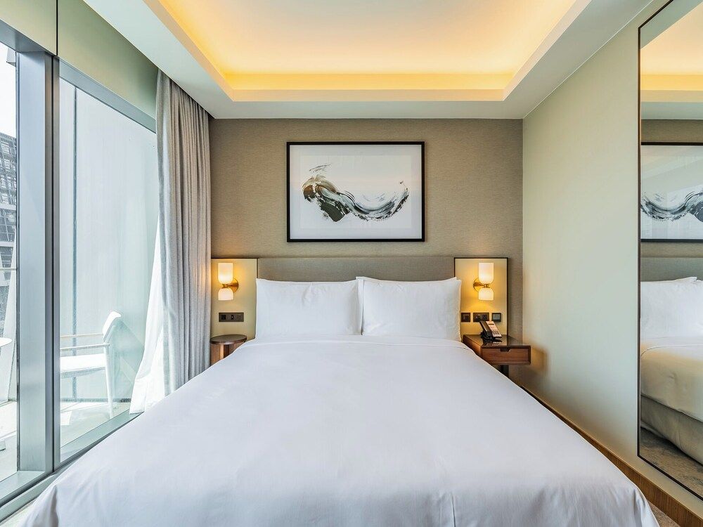 Elegant Apt with Prime Burj Khalifa View