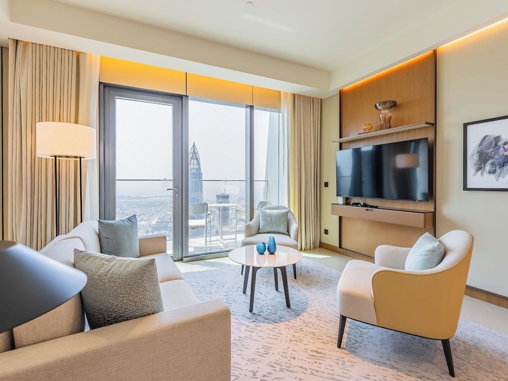 Elegant Apt with Prime Burj Khalifa View