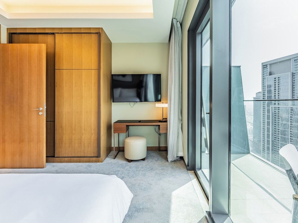 Elegant Apt with Prime Burj Khalifa View