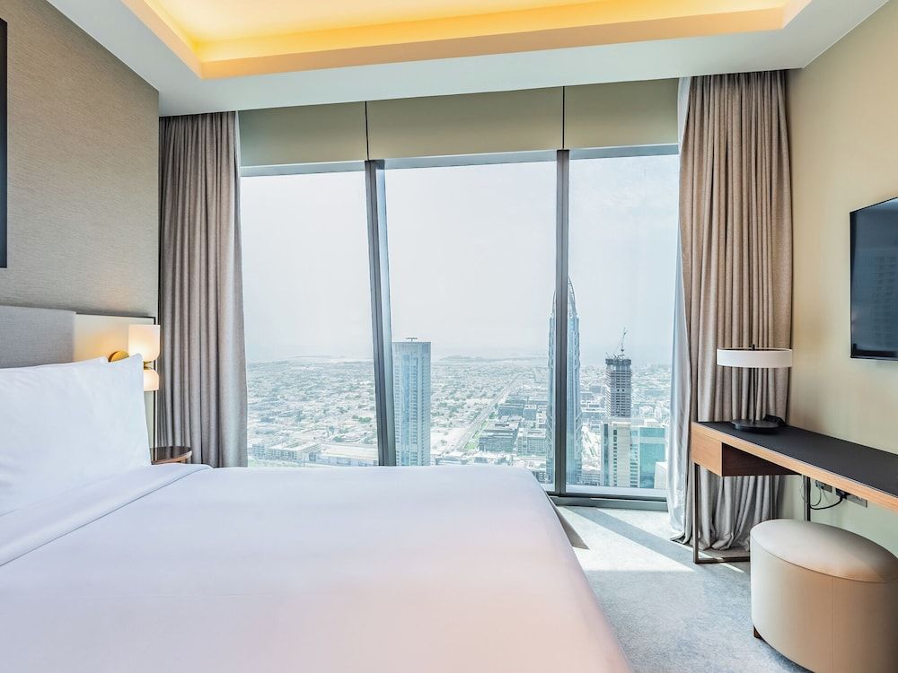 Elegant Apt with Prime Burj Khalifa View