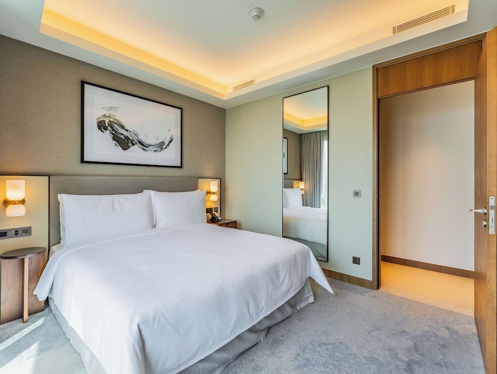 Elegant Apt with Prime Burj Khalifa View