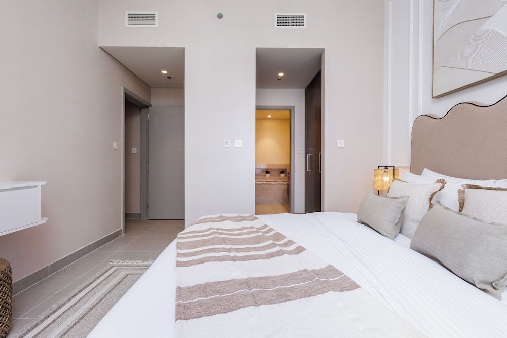 Venduras - Luxurious 4BR Burj Downtown