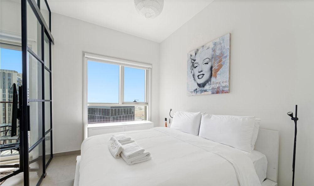 Comfort Apartment, Balcony, City View