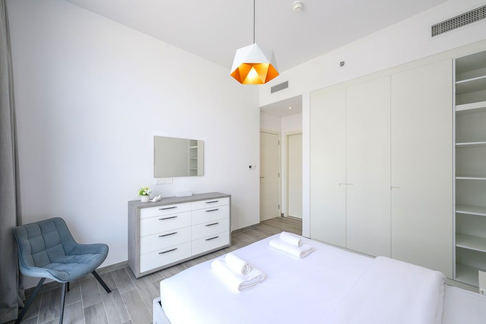 2 Beds in JVC-Belgravia Square