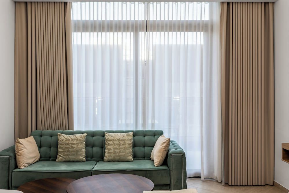 Waves - Elegant Oxford 212 Studio in JVC with City Views