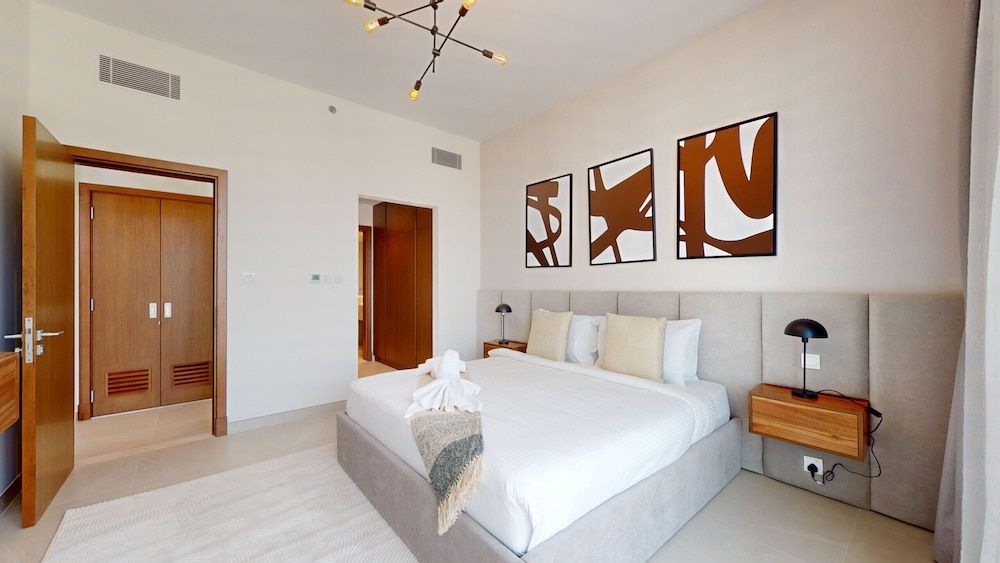 Primestay - Canal Front Residences
