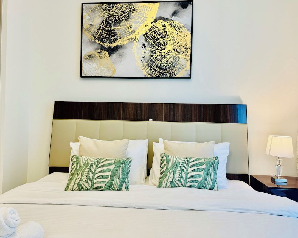 Venduras - Elegant 2BR in Sobha Waves