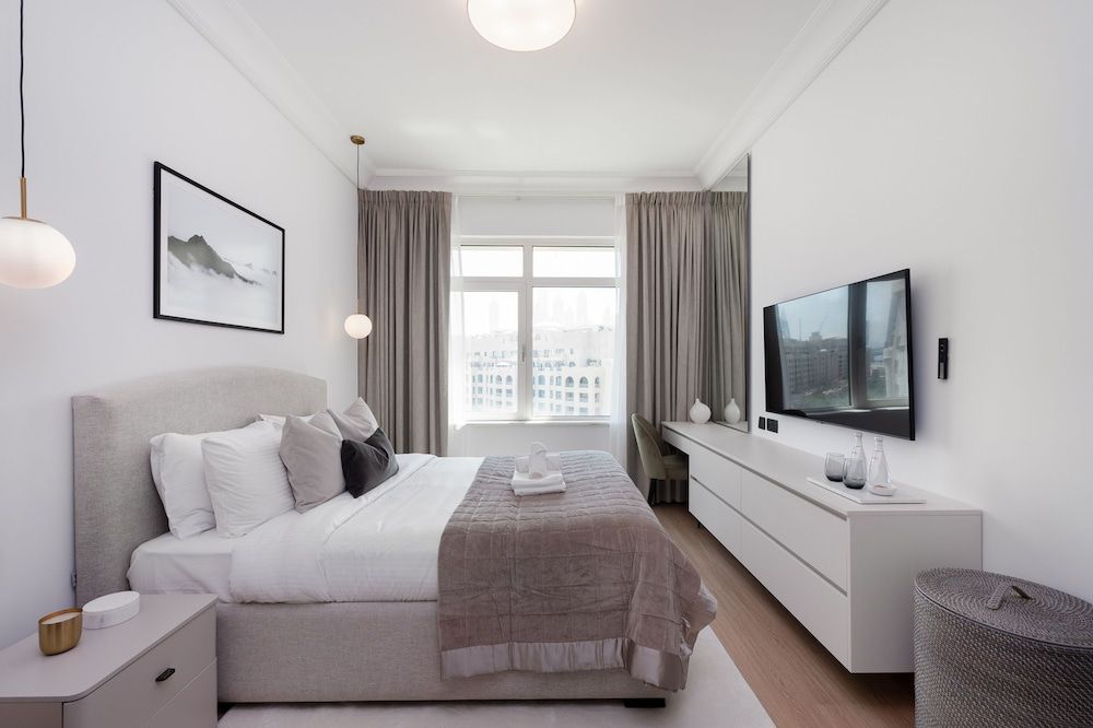 Sleek 2BR Apt at the Palm w Beach Access