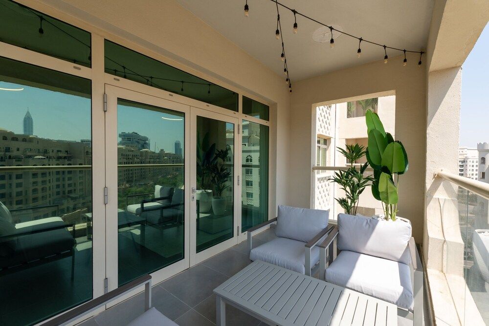 Sleek 2BR Apt at the Palm w Beach Access