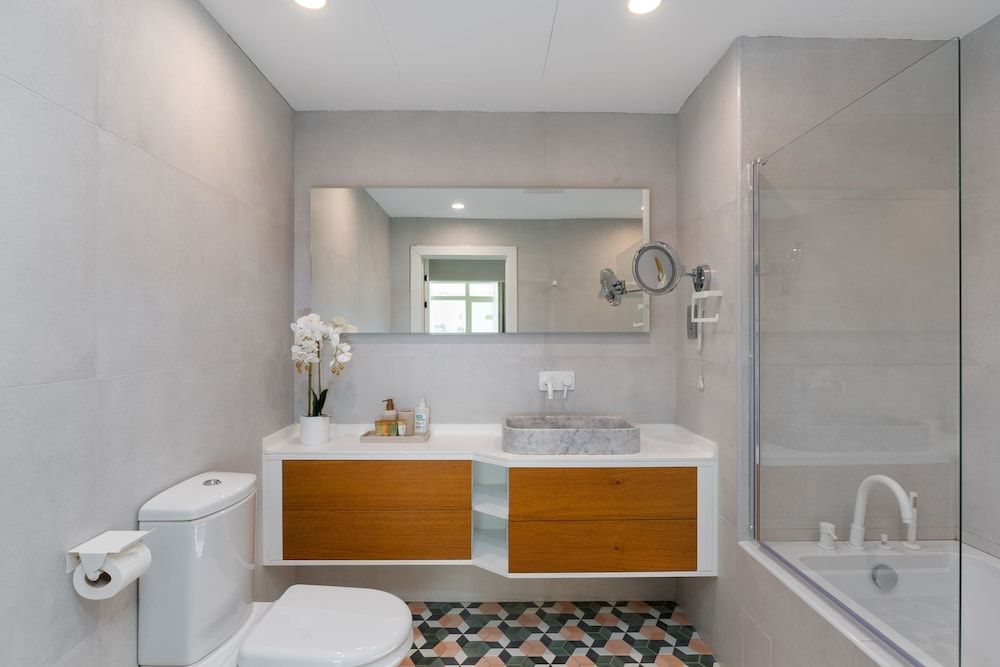 Sleek 2BR Apt at the Palm w Beach Access
