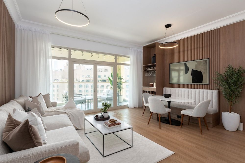 Sleek 2BR Apt at the Palm w Beach Access