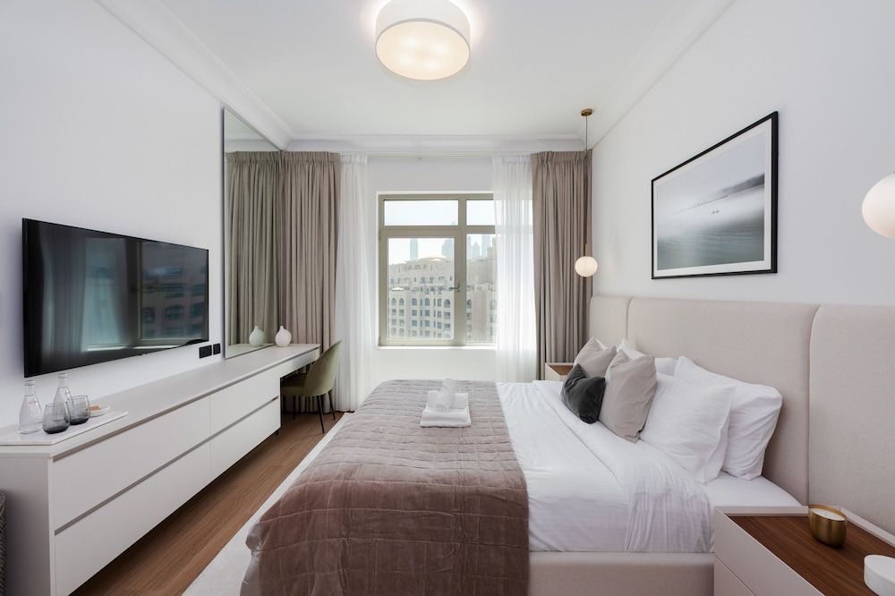 Sleek 2BR Apt at the Palm w Beach Access