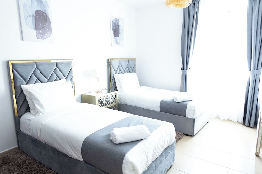 Luxury Apartment, 4 Bedrooms, Balcony, Marina View