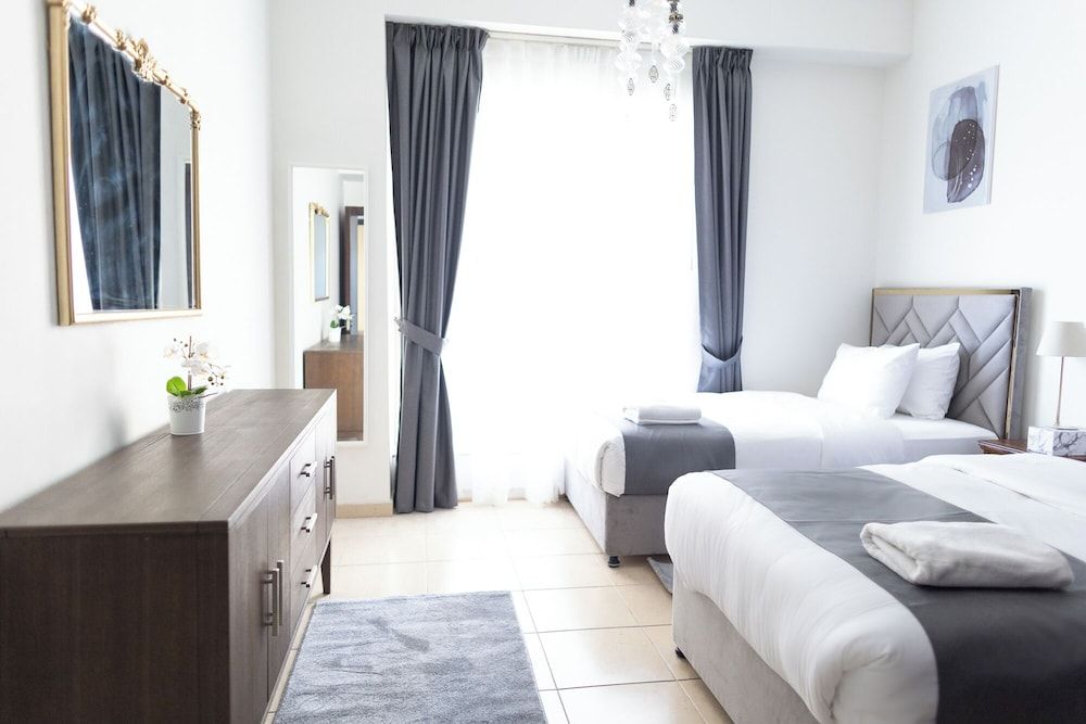 Luxury Apartment, 4 Bedrooms, Balcony, Sea View
