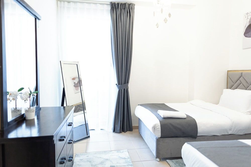 Luxury Apartment, 4 Bedrooms, Balcony, Sea View