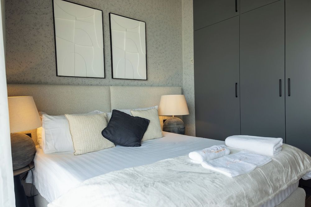 Deluxe Apartment, City View