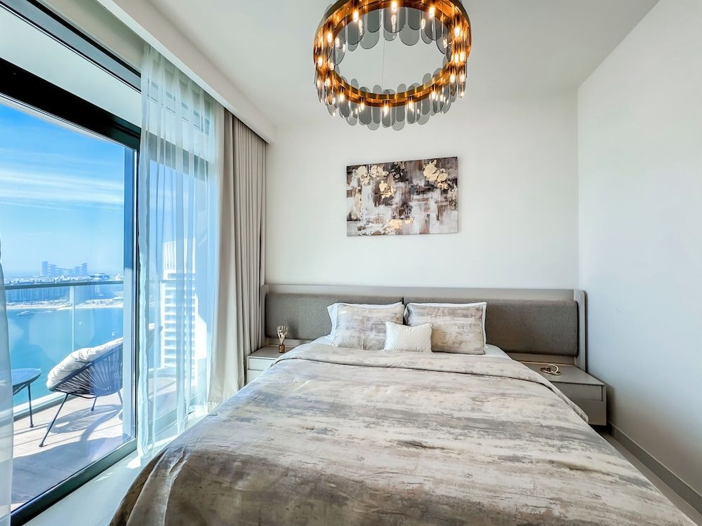 High floor Panoramic 2BR & Private Beach