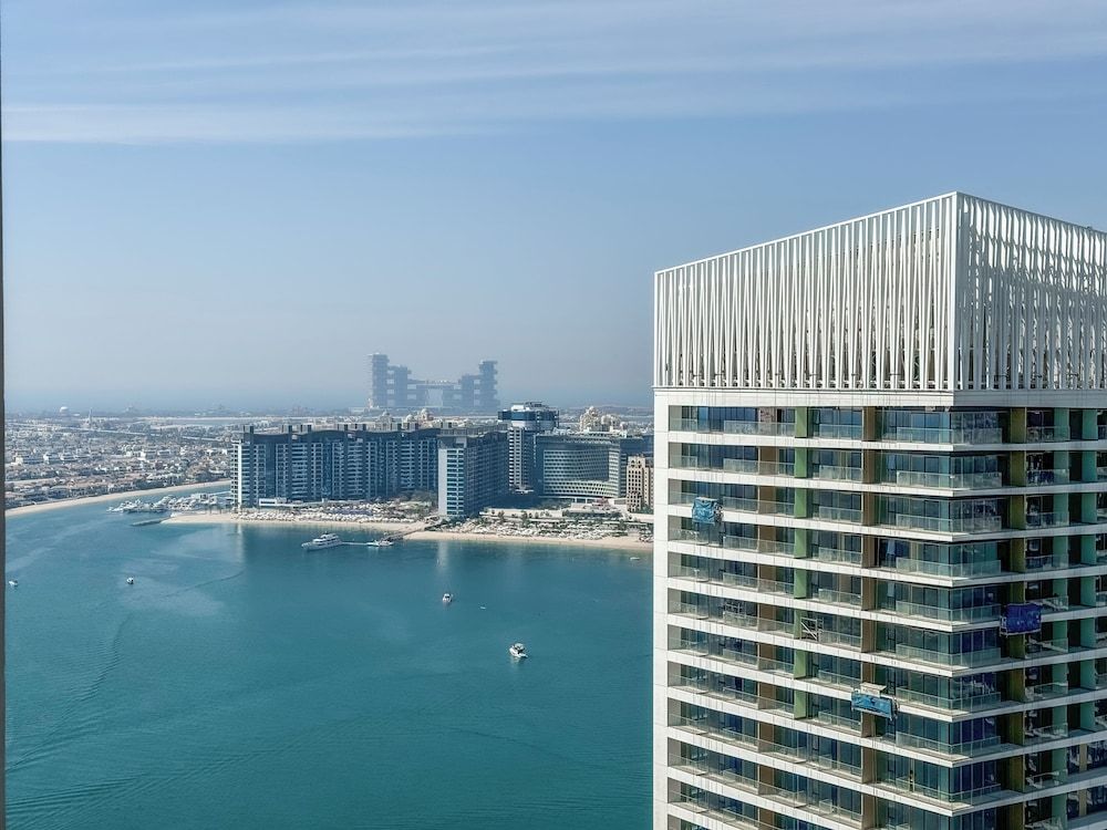 High floor Panoramic 2BR & Private Beach