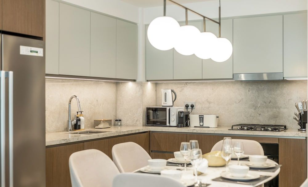Modern 2BR w Direct Beach Access, Emaar Beachfront