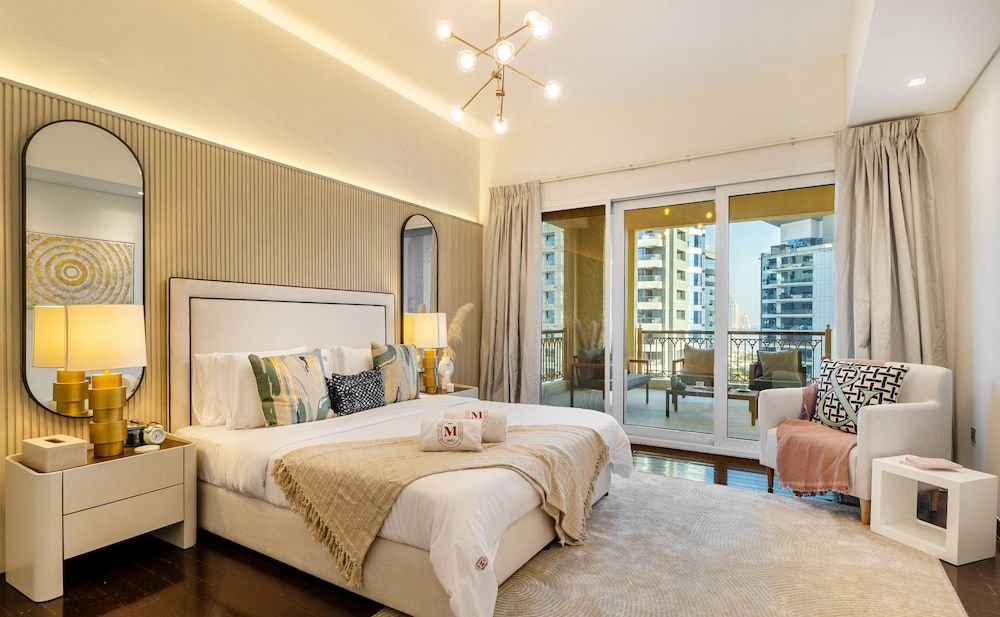 2BR + Maid's w Sea Views in Palm near Nakheel Mall Luxury Apartment, Balcony, Sea View 3