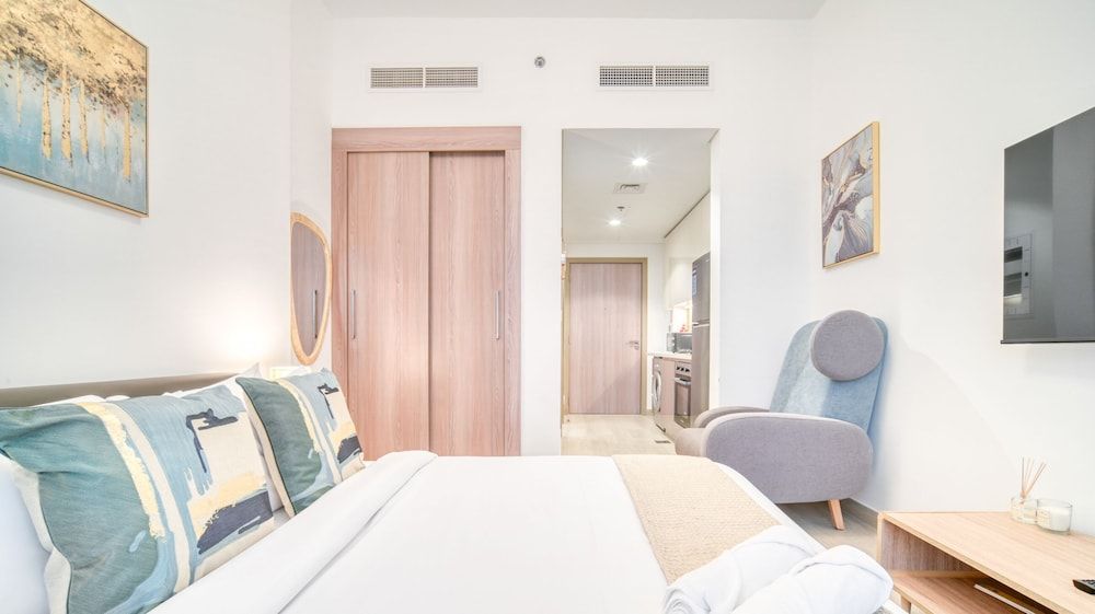 Spacious Azizi Riviera Studio