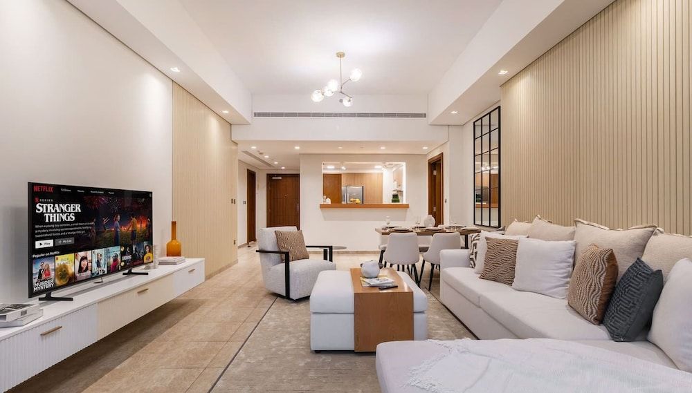 2BR Maid Enjoy Sea Views Palm Jumeirah