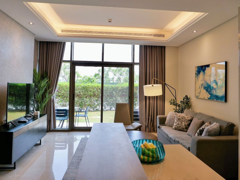 Luxury Apartment, Garden View, Beachfront