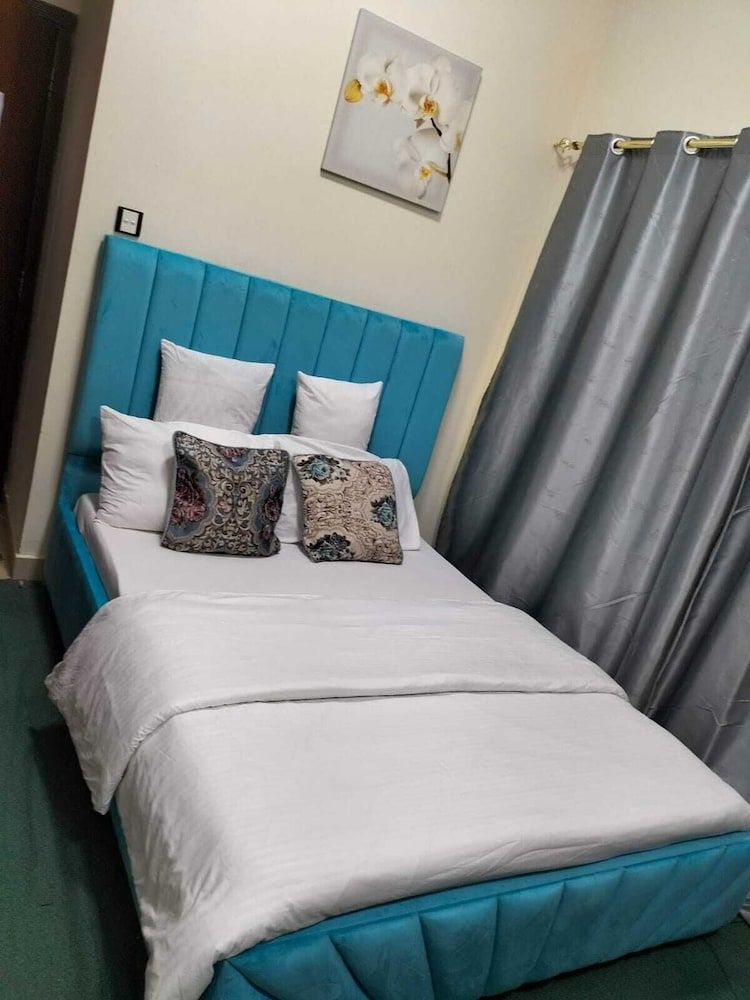 Benitah Capsule hostel and Family rooms