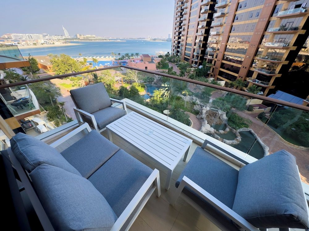 Luxury Apartment, Sea View, Beachfront