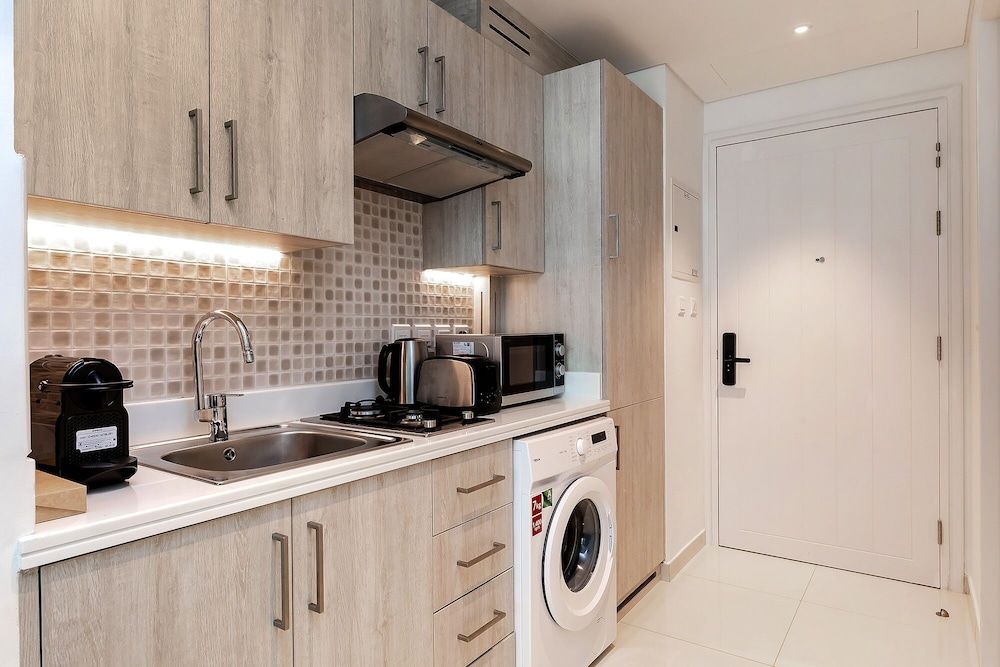 SEVEN HOTEL APARTMENTS THE PALM JUMEIRAH Traditional Studio, Resort View 3