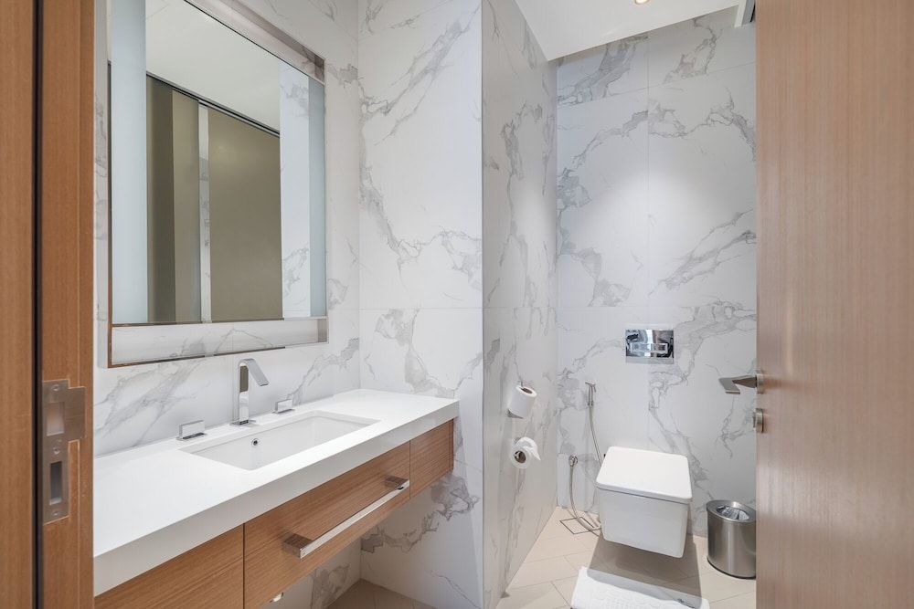 Address Residences Dubai Opera - Burj Khalifa City Views 2 & 3-Bedroom Apartment 1 minute walk to Burj Khalifa, Dubai Mall, Dubai Fountain by Heaven Crest