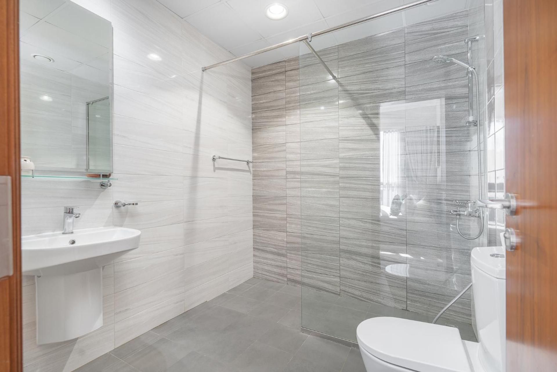 Heaven Crest Vacation Homes Downtown - Studio, 1, & 3 Bedroom Suites 2 minute walk to Dubai Mall and Burj Khalifa