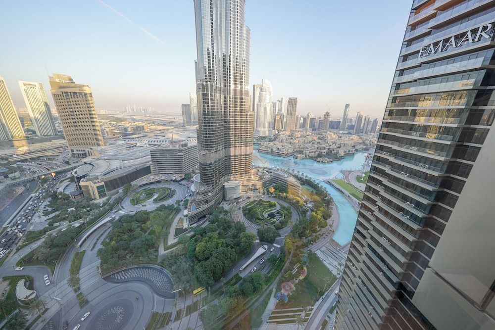 Skyline Bliss- Luxury Burj Khalifa Views